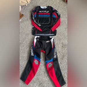Kids- Troy Lee Designs SE Pro Drop gear set